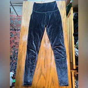 Beyond Yoga velvet leggings. Navy, size small. Like new condition.